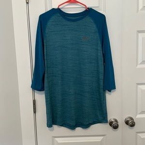 Under Armor Loose Fit Teal Heat Gear Like New Large Men’s Long Sleeve